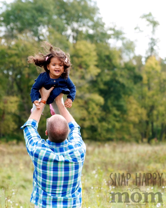 Sweet Family Pictures - www.SnapHappyMom.com