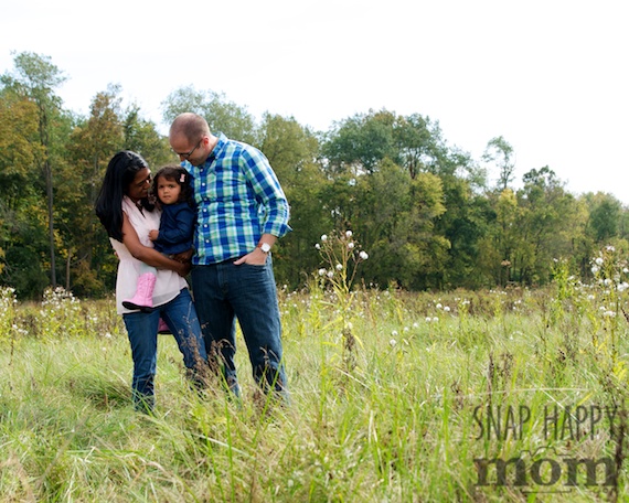 Sweet Family Pictures - www.SnapHappyMom.com