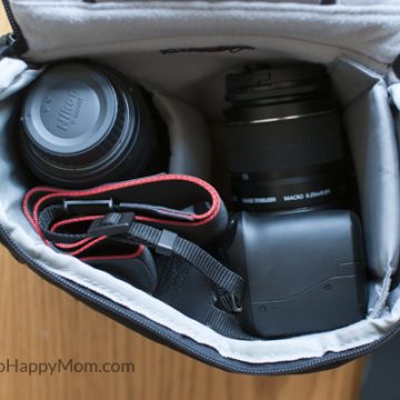 How To Put a DSLR in a Bag Safely - www.SnapHappyMom.com