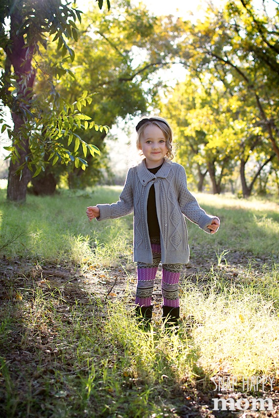 Encouraging Cooperation in Children's Portrait Sessions - www.SnapHappyMom.com