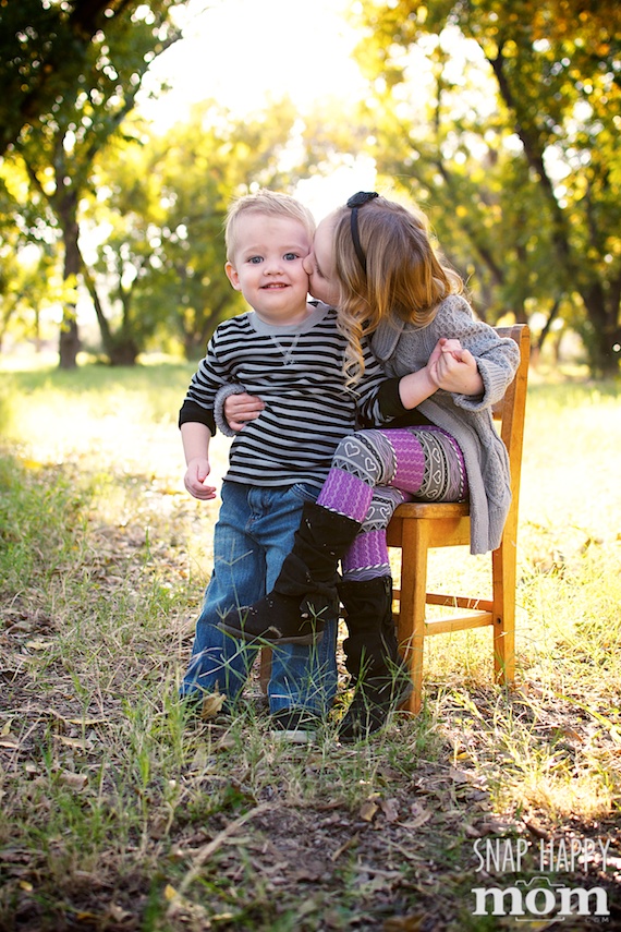  Encouraging Cooperation in Children's Portrait Sessions - www.SnapHappyMom.com