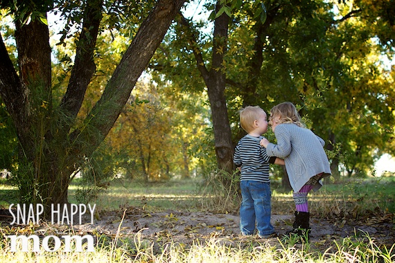 Encouraging Cooperation in Children's Portrait Sessions - www.SnapHappyMom.com
