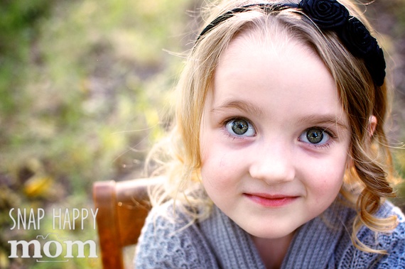 Encouraging Cooperation in Children's Portrait Sessions - www.SnapHappyMom.com