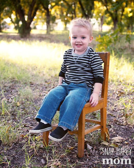 Encouraging Cooperation in Children's Portrait Sessions - www.SnapHappyMom.com