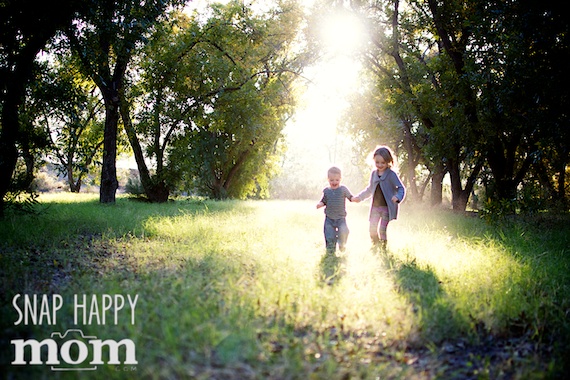 Encouraging Cooperation in Children's Portrait Sessions - www.SnapHappyMom.com