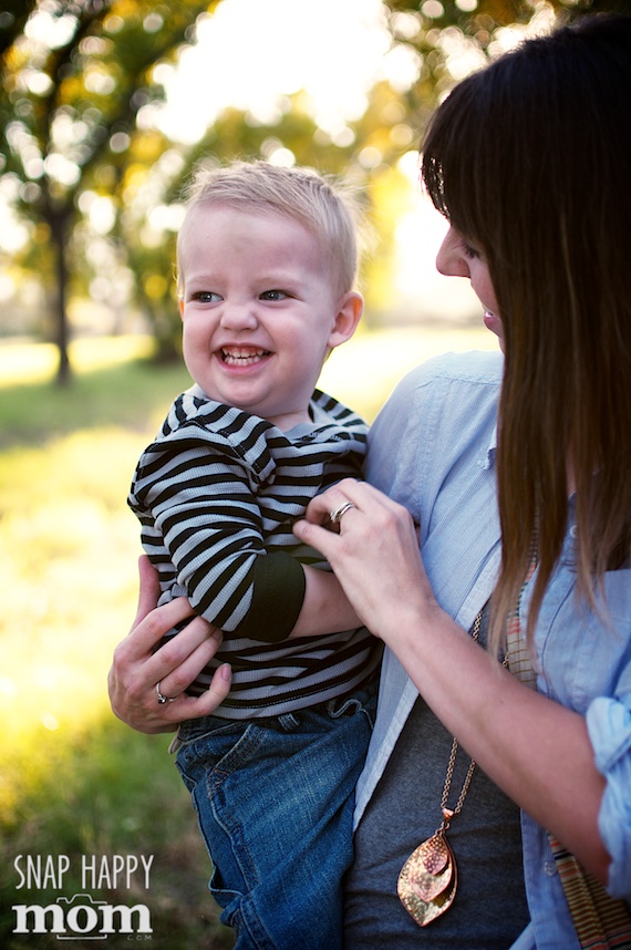 Encouraging Cooperation in Children's Portrait Sessions - www.SnapHappyMom.com