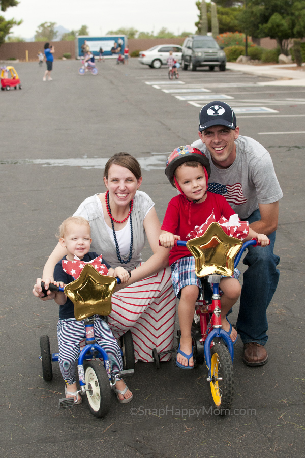 Snap Happy Mom Family on Independence Day