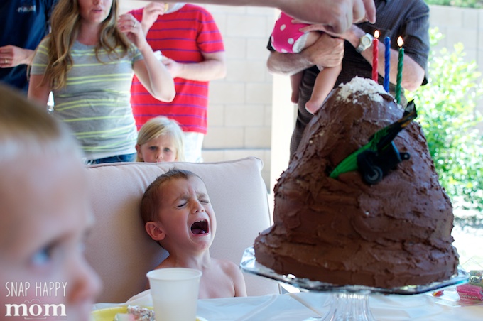 8 Tips For Taking Pictures at Birthday Parties - SnapHappyMom.com