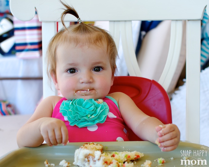 8 Tips For Taking Pictures at Birthday Parties - SnapHappyMom.com