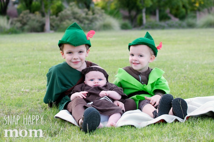 Robin Hood Family Costumes - SnapHappyMom.com