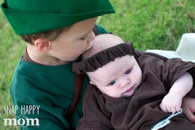 Robin Hood Family Costumes - SnapHappyMom.com