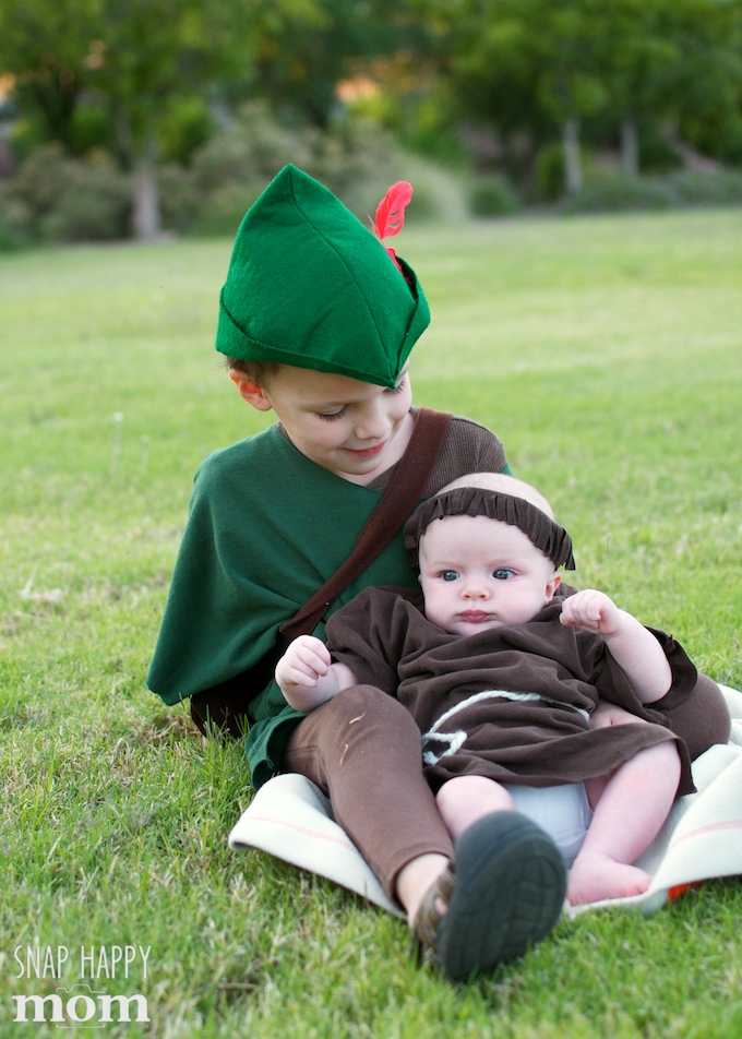 Robin Hood Family Costumes - SnapHappyMom.com