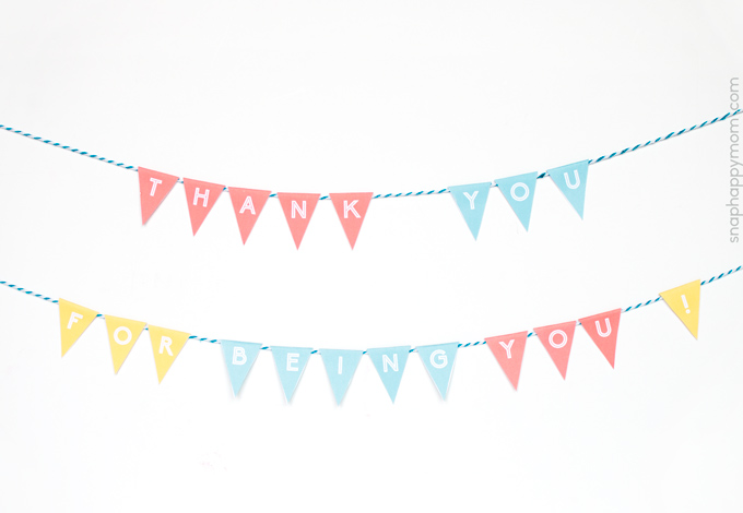 "Thank You" Mini Bunting Banner [Free Printable] from SnapHappyMom.com