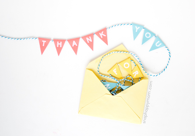 "Thank You" Mini Bunting Banner [Free Printable] from SnapHappyMom.com