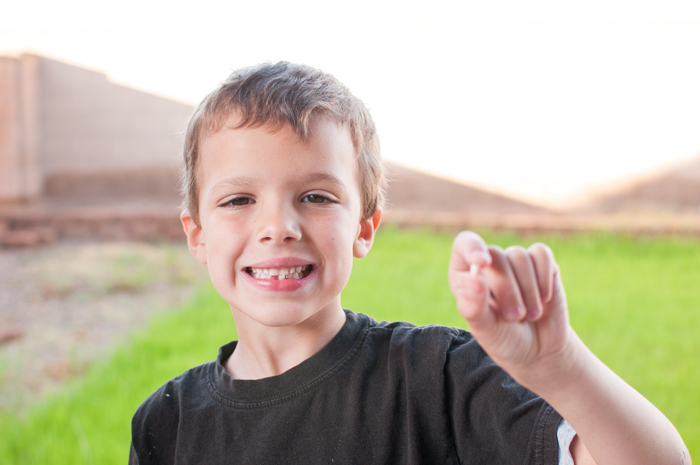 How To Take Pictures of that First Lost Tooth - SnapHappyMom.com