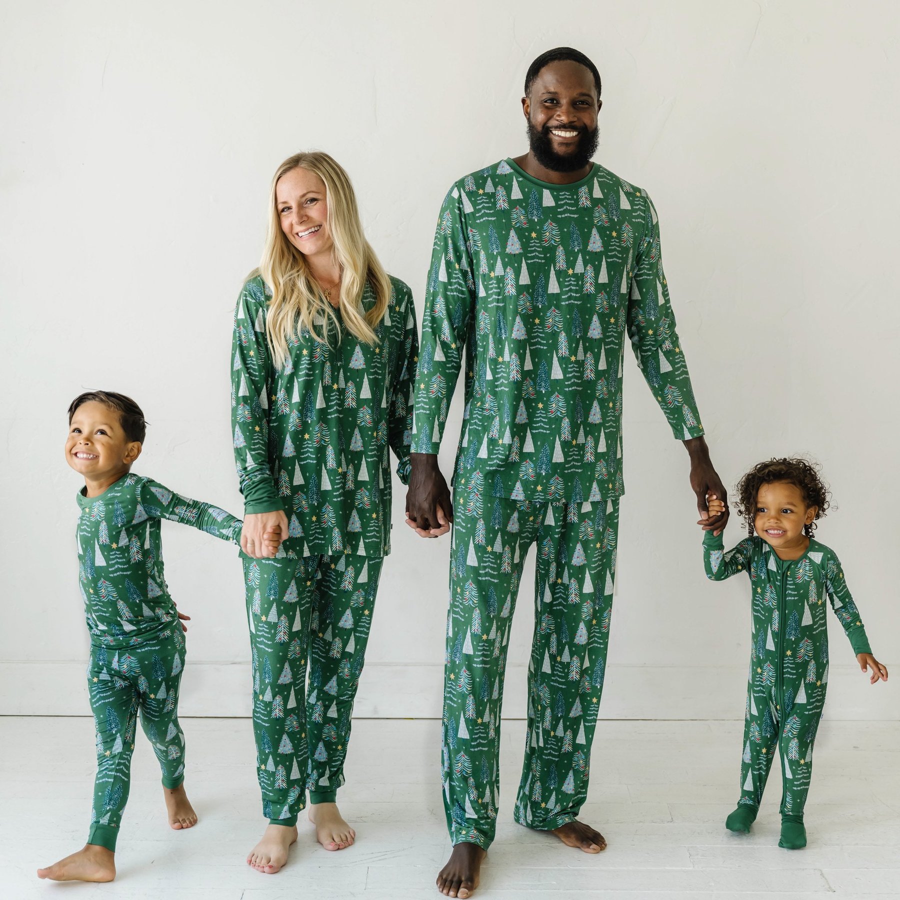 12 Places to Buy Matching Holiday Pajamas for the Whole Family - Snap ...